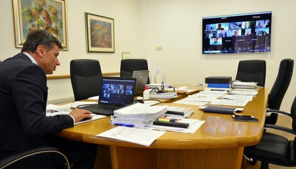 Novalić: Vlada FBiH radi 24 sata dnevno dok ne nabavi vakcine za građane