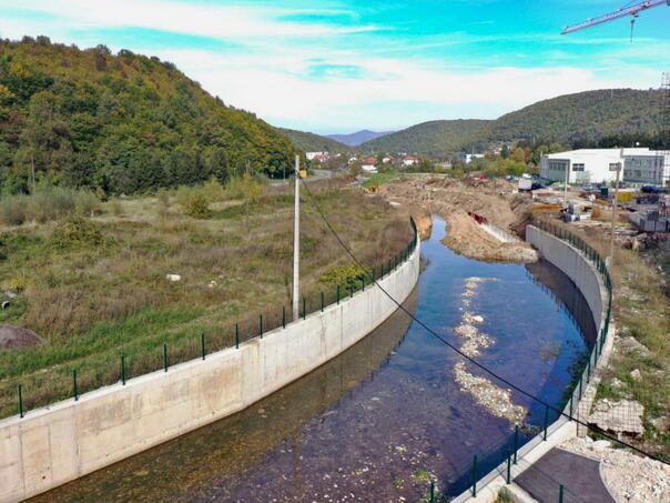 Novca ima: Zašto se ne završava uređenje korita Zujevine!?