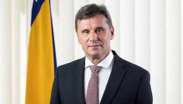 Novčana pomoć: Novalić najavio nastavak mjera zaštite građana