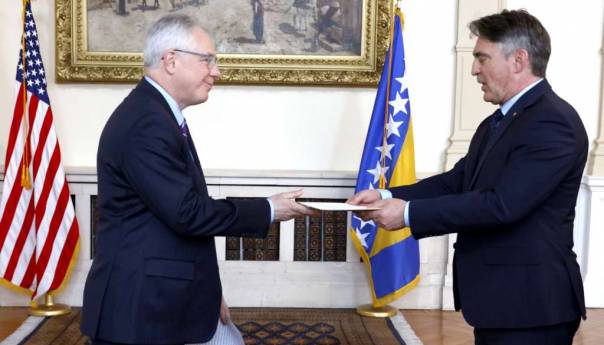 Novi američki ambasador Murphy predao akreditive Komšiću