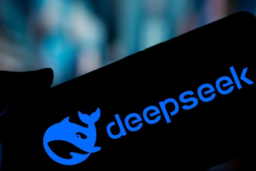 Novi DeepSeek AI model nadmašio konkurenciju u generisanju koda