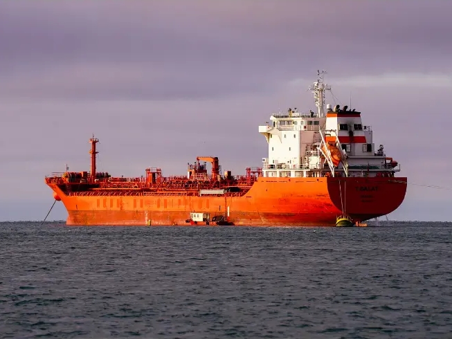 Novi incident: Eksplozija oštetila tanker kod Omana
