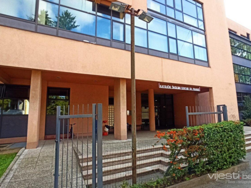 Novi incident u Tuzli: Učenik prijetio vršnjaku hladnim oružjem