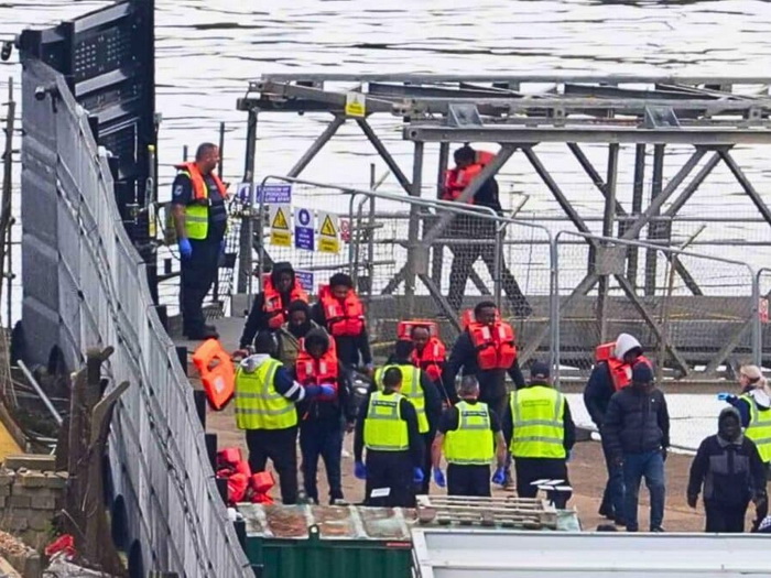 Novi migranti stižu u Veliku Britaniju preko La Manchea