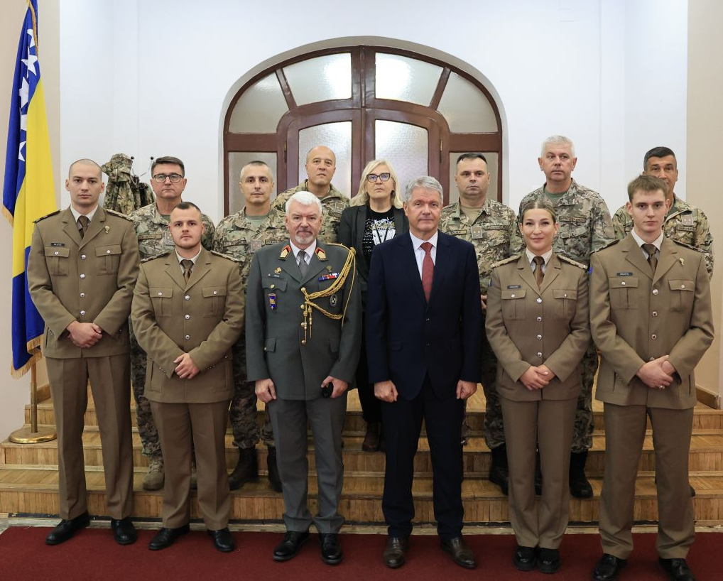 Novi oficiri OSBiH: Anđela, Belmin, Mihajlo i Harun školovani na austrijskoj akademiji