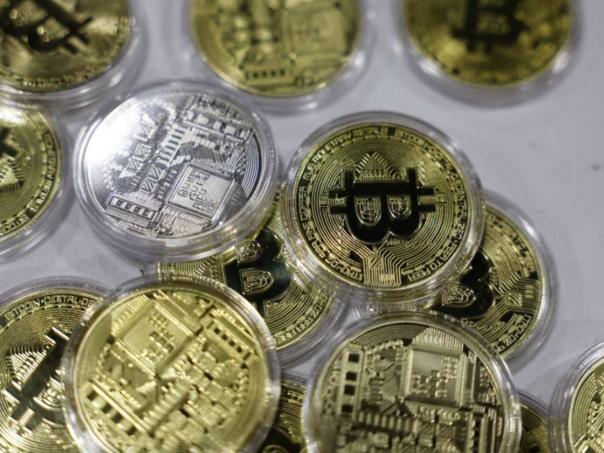 Novi pad bitcoina, potonuo više od pet posto