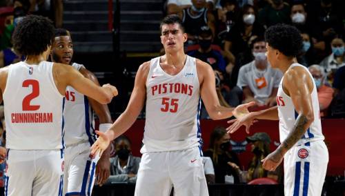 Novi poeni za Luku Garzu u porazu Detroita