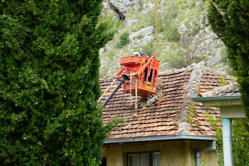 Građani prijavili oštećenja na stambenim objektima, odroni na cestama
