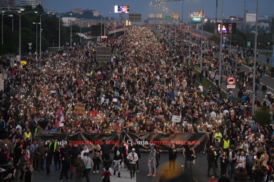 Novi protest danas u Beogradu, biće okružen RTS
