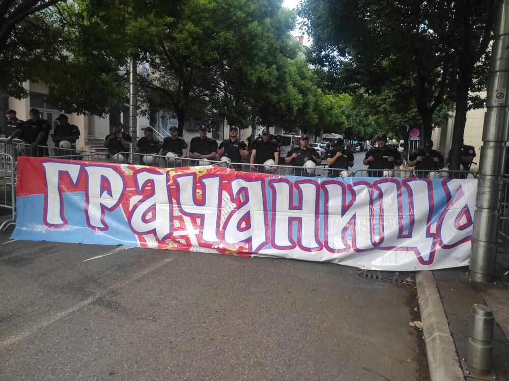 Novi protest ispred Vlade Crne Gore zbog rezolucije, ovaj put će ga snimati policija