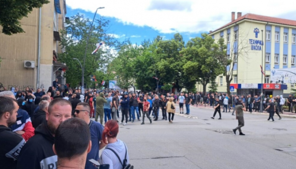 Novi protest Srba na sjeveru Kosova: Skandiraju protiv Vučića