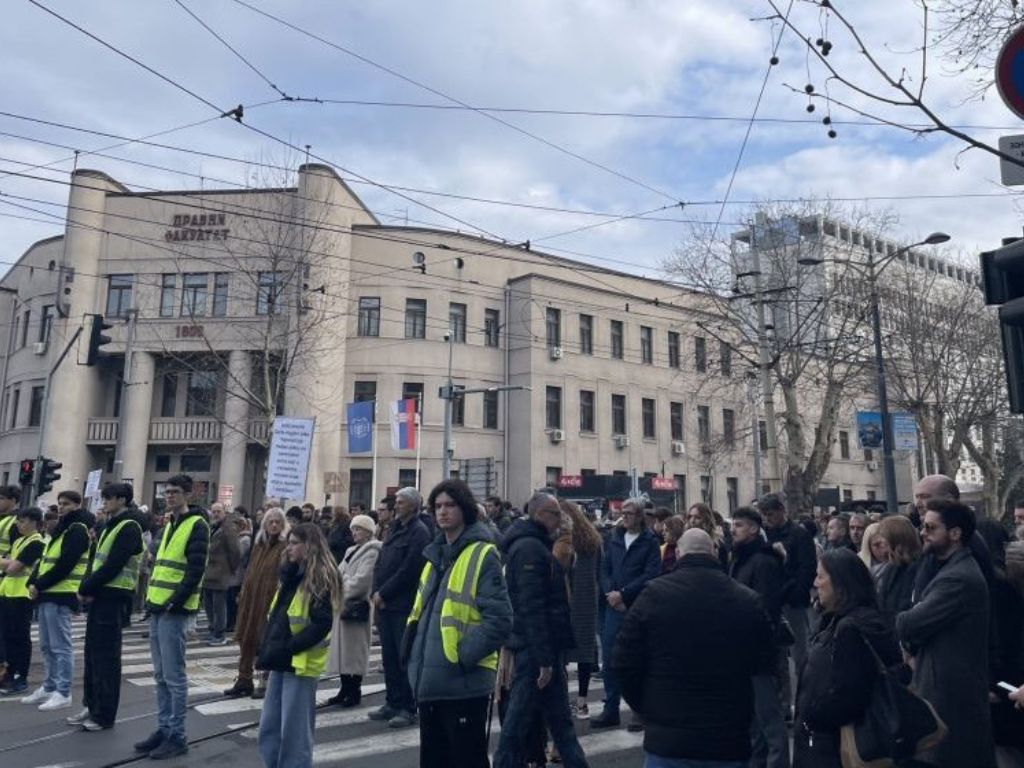 Novi protest studenata: Rastu tenzije, blokirane ulice u Beogradu