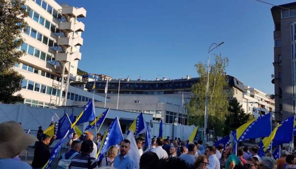 Novi protesti ispred OHR-a: Čemu embargo na demokratiju?