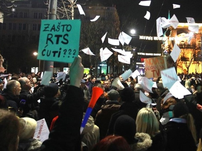 Novi protesti opozicije: 'Beograd na vodi, Srbija na santi leda'