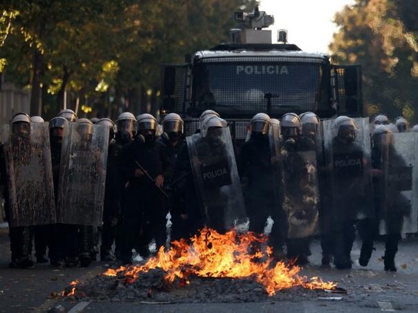 Novi protesti u Albaniji: Uhapšeno 16 osoba nakon sukoba studenata i policije