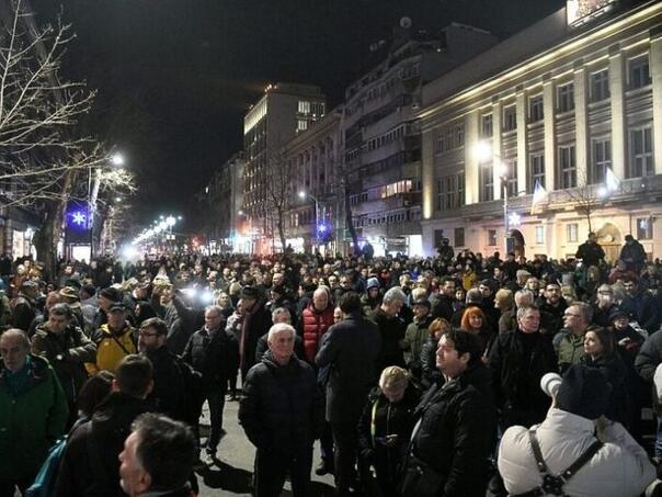 Novi protesti u Beogradu protiv Vučića: Hiljade ljudi izašlo na ulice
