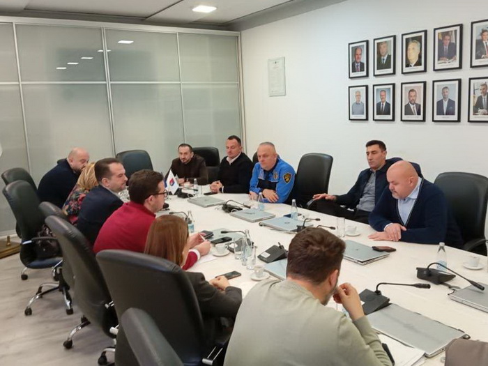 Novi protesti u KS: Državni službenici traže veće plate