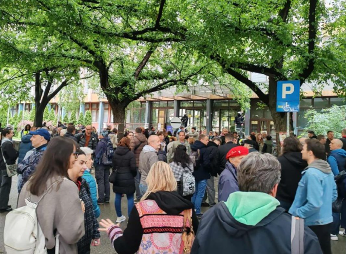 Novi Sad: Sud blokiran peti dan, studenti traže oslobađanje aktivista