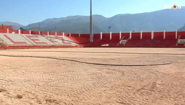 Novi skandal sa terenima u BiH: Lažno predstavljanje i pokušaj podvale izvođača?