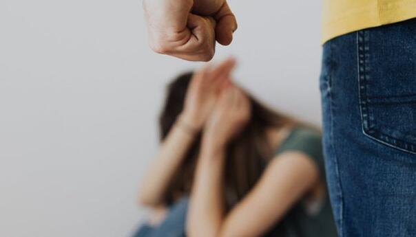 Novi slučaj nasilja nad ženama u BiH: U Cazinu pretučena trudnica