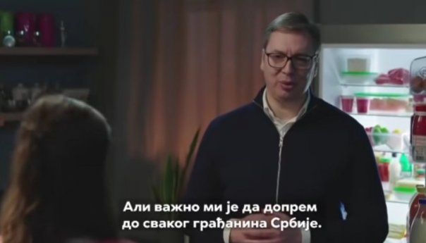 Novi spot SNS-a: Vučić iskače iz frižidera