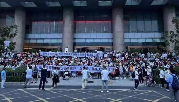 Novi sukobi u južnoj Kini, vlasti upozoravaju na 'slamanje' protesta