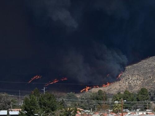 Novi šumski požar kod Los Angelesa, krenule i evakuacije