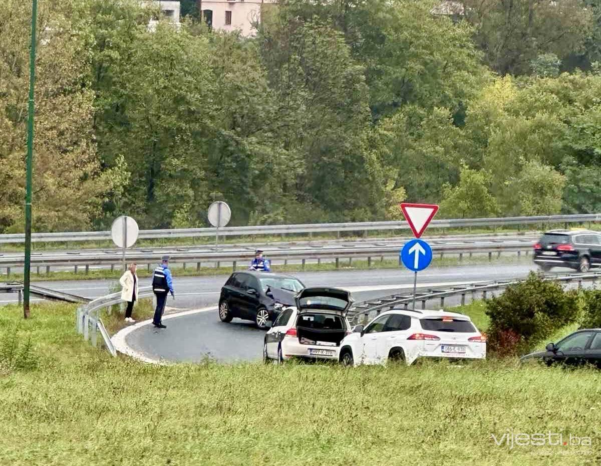 Novi udes na opasnoj krivini na Vogošćanskoj petlji
