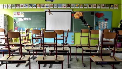 Novi zaokret u strategiji: Švedska prvi put uvodi online nastavu