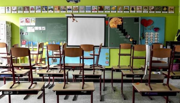 Novi zaokret u strategiji: Švedska prvi put uvodi online nastavu