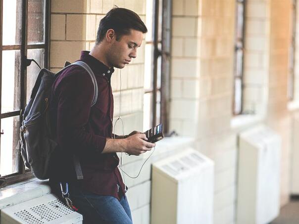 Novi Zeland zabranio korištenje mobitela u školama, premijer najavljuje totalnu zabranu