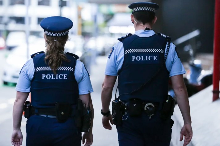 Novi Zeland: Žena uhapšena nakon što je policija u njenom koferu pronašla dvogodišnjakinju