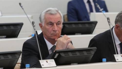 Nović prijeti: Ili odlazak stranih sudija ili još teža kriza