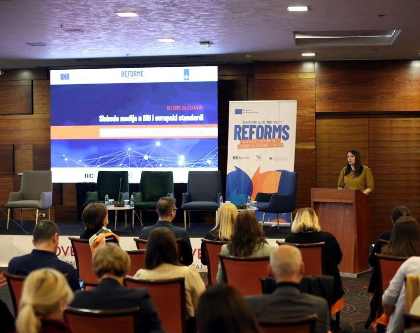 Novinari: Prijedlog Zakona je udar na slobodan rad medija