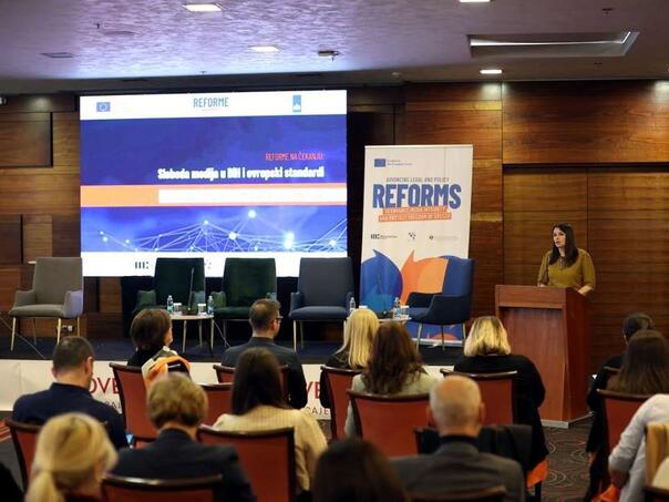 Novinari: Prijedlog Zakona je udar na slobodan rad medija