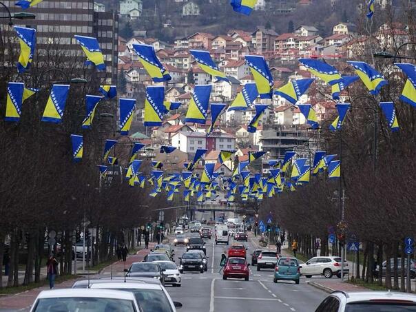 Novo Sarajevo: Praznično ukrašavanje povodom Dana nezavisnosti BiH
