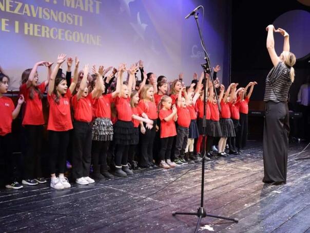 Novo Sarajevo svečano obilježilo Dan nezavisnosti BiH kroz veče poezije, muzike i plesa