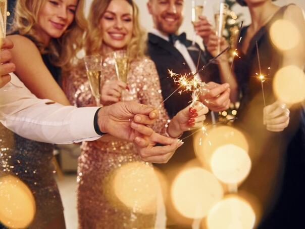 Novogodišnje tradicije širom svijeta: Od grožđa za sreću do razbijanje tanjira