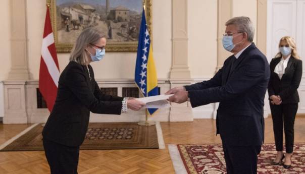 Novoimenovana ambasadorica Danske za BiH predala Džaferoviću akreditivno pismo