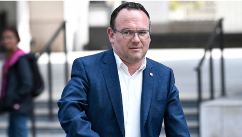 Novoimenovani francuski ministar odbija podnijeti ostavku nakon optužbi za silovanje