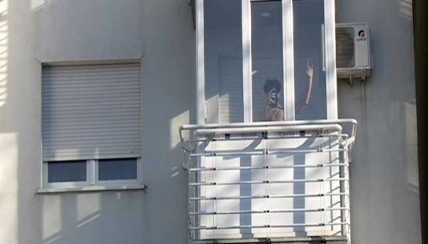 Novosađanina koji je prijetio samoubistvom odvela ekipa Hitne pomoći