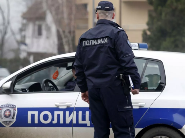 Nožem ranio vršnjaka u grudi zbog telefona: Tinejdžer uhapšen u Beogradu