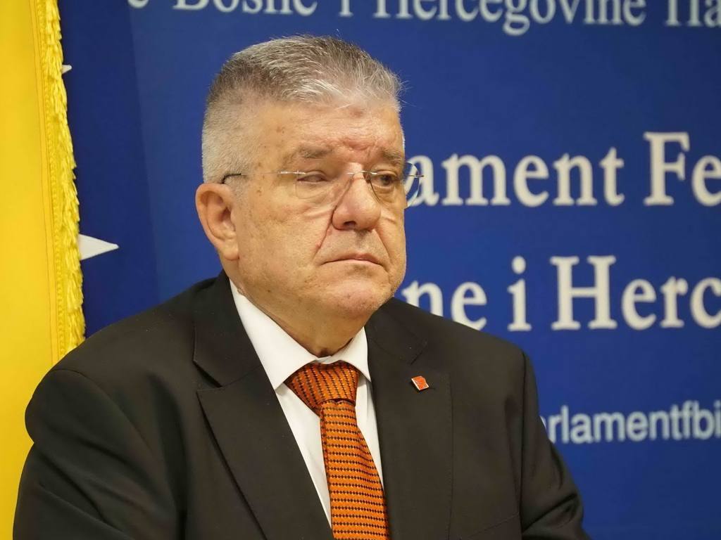 NS od opozicije traži da spasi Miokovića od smjene i HDZ-a