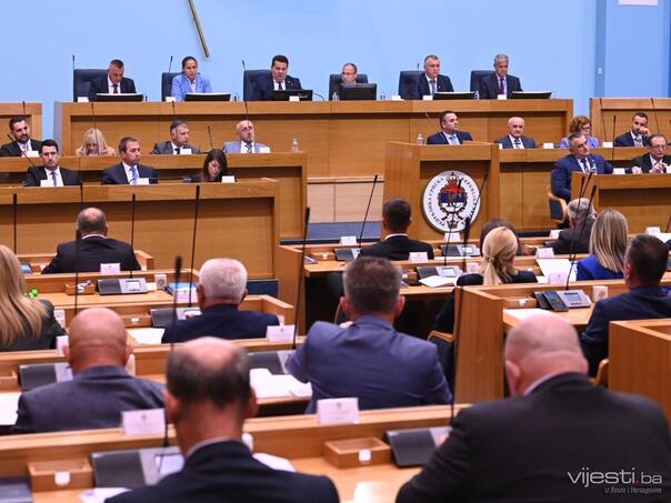 NSRS izabrala Šeranića i Kuzmić za potpredsjednike Vlade RS