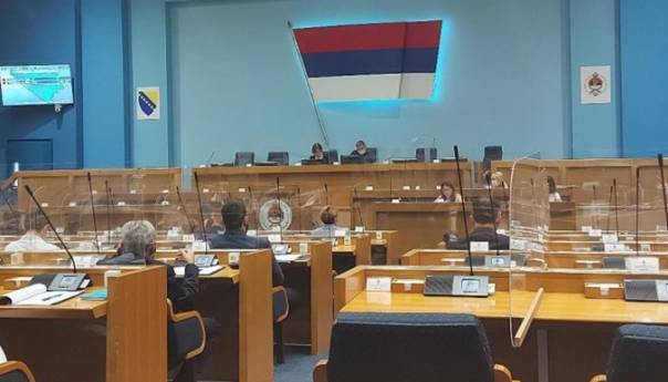 NSRS o zahtjevu Inzka da se oduzmu povelje ratnim zločincima