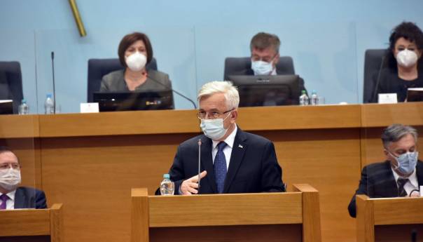 NSRS o zahtjevu Inzka da se oduzmu priznanja zločincima