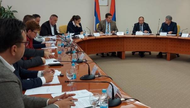 NSRS sutra o povlačenju iz OSBiH, UIO i Ustavnog suda