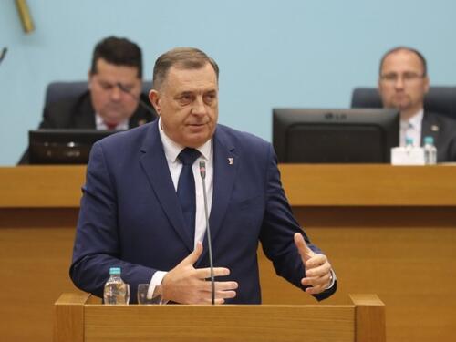 NSRS usvojila Dodikove zaključke: Poništiti sve odluke Schmidta