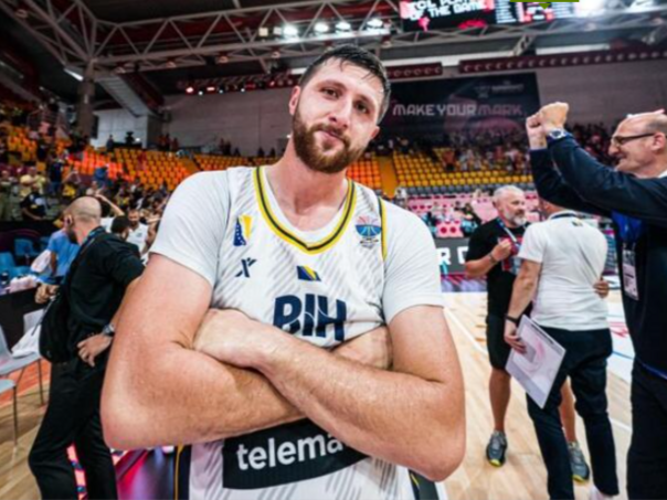 Nurkić finansirao novogodišnje paketiće djeci s posebnim potrebama