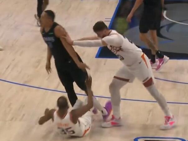 Nurkić 'izgubio živce' na utakmici sa Dallasom, sve zbog Duranta i Williamsa